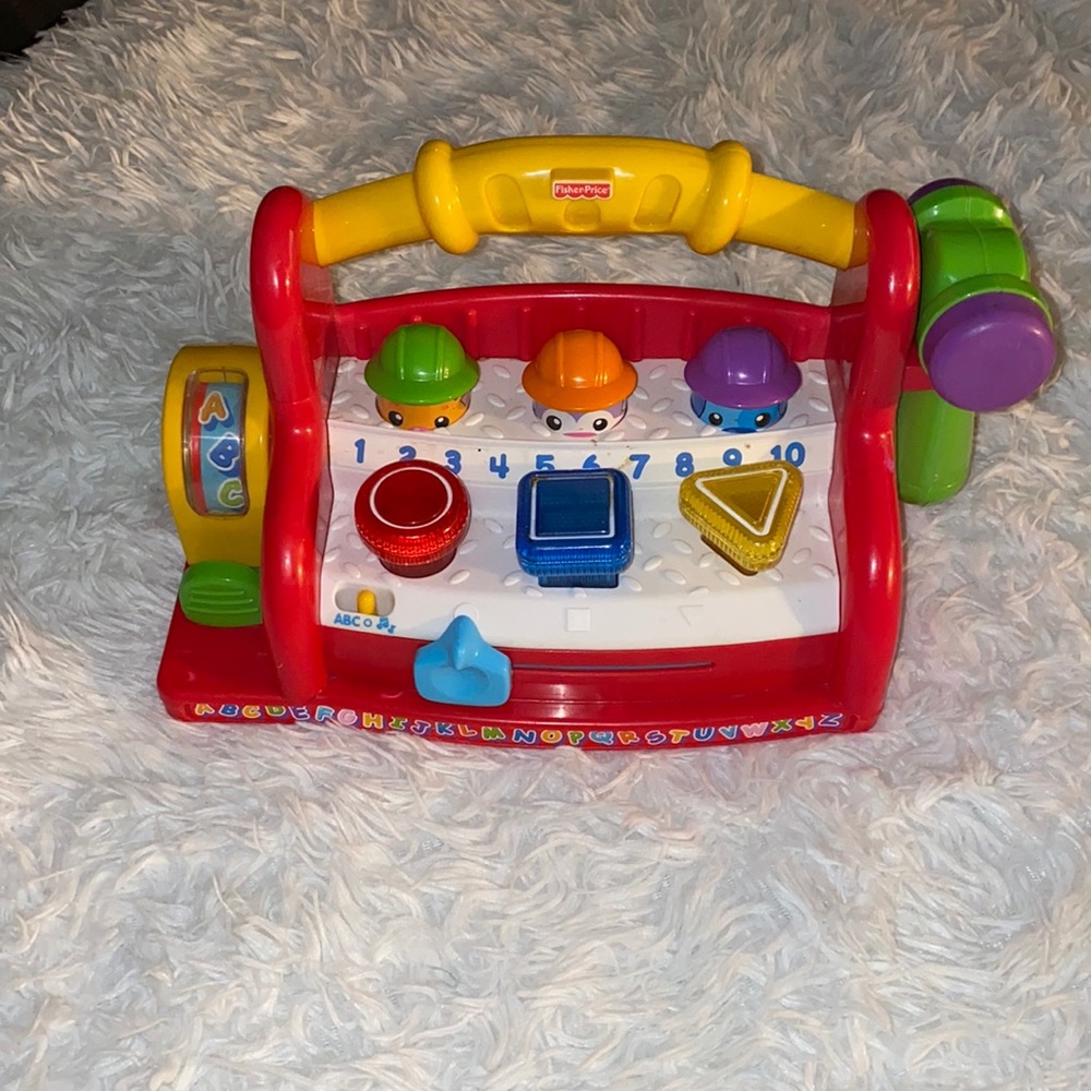 FISHER PRICE LAUGH AND LEARN MUSICAL TOOL BOX TOY